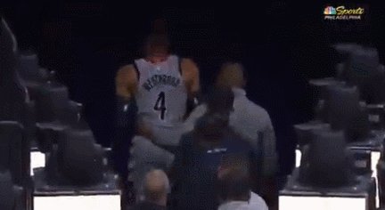 世界杯官网直播软件下载最新版-球迷越界行为层出不穷 NBA发动球星呼吁文明观赛